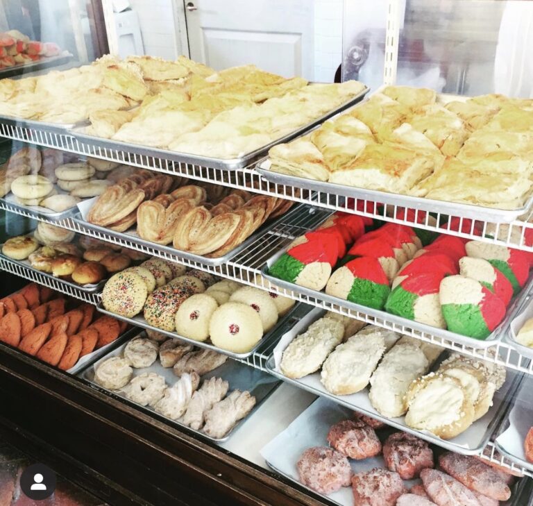 Let It Shine, La Estrella Bakery Has For Over 30 Years