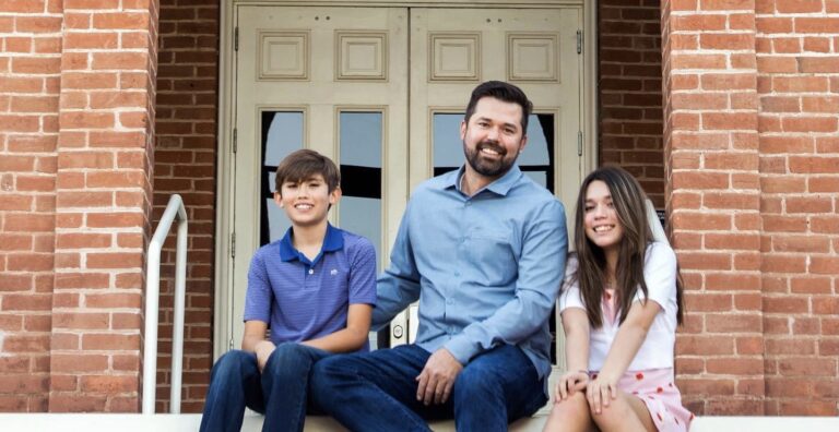 Aim To Win with Local Latino Financial Guru Advisor Aaron Alonzo