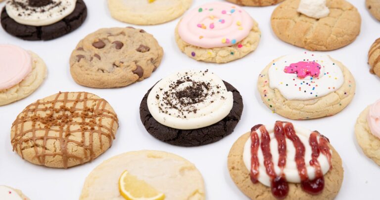 Crumbl Cookies Llega a Tucson