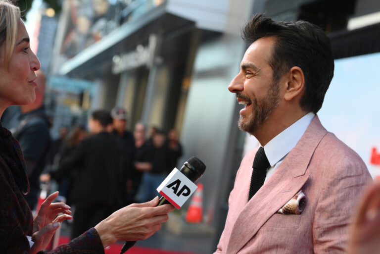 Eugenio Derbez en la Premier de THE VALET