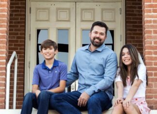 Aim To Win with Local Latino Financial Guru Advisor Aaron Alonzo