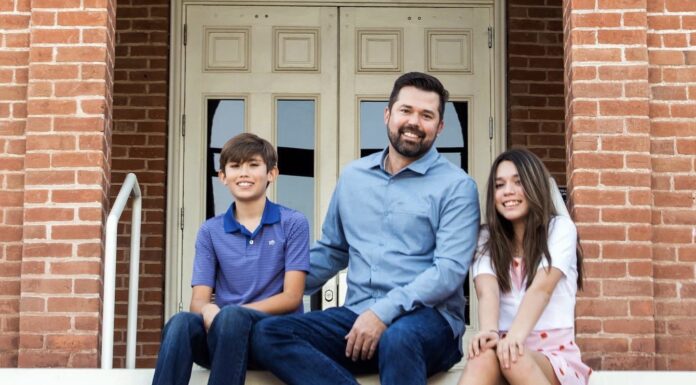 Aim To Win with Local Latino Financial Guru Advisor Aaron Alonzo