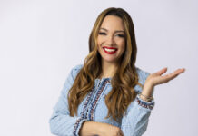 Yaneli Sosa Presenta el Libro “Hispanas Influyentes”