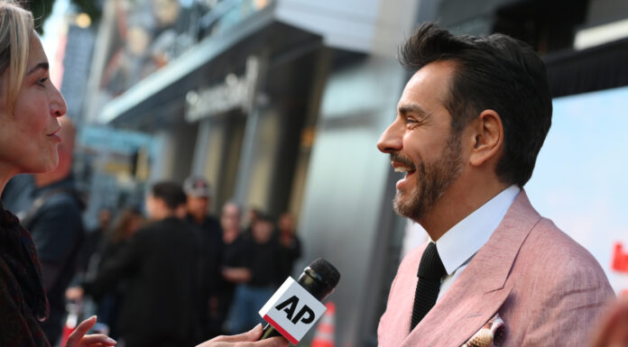 Eugenio Derbez en la Premier de THE VALET