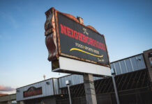 The Neighborhood: Cócteles y Reggaeton The Neighborhood